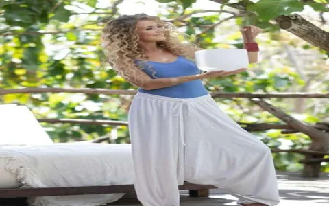 Hamsa meaning up or down and which way is best for you?