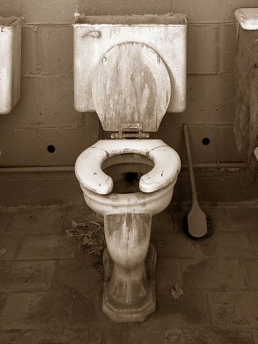 Dream dirty bathroom (What now？)